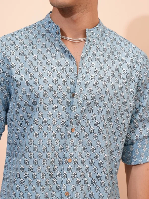  Highlander Men Blue Printed Slim Fit Casual Shirts
