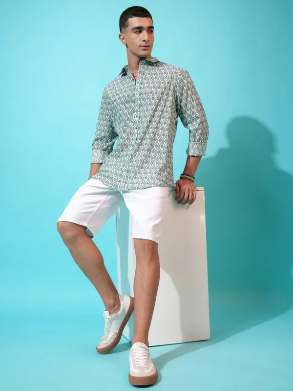  Highlander Men Teal Printed Slim Fit Casual Shirts