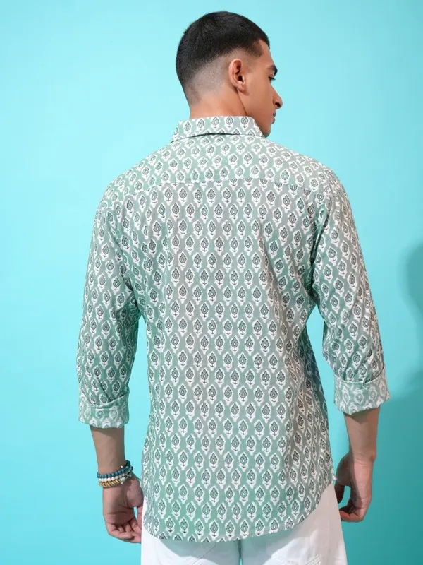  Highlander Men Teal Printed Slim Fit Casual Shirts