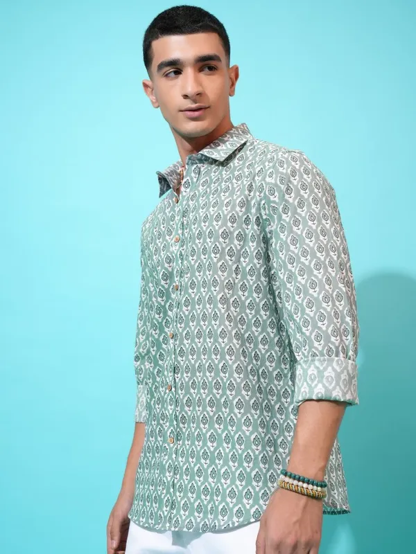  Highlander Men Teal Printed Slim Fit Casual Shirts