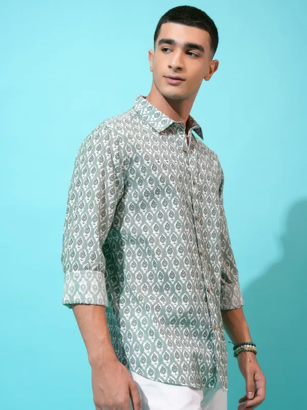  Highlander Men Teal Printed Slim Fit Casual Shirts