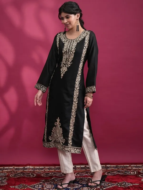  Vishudh Women Black Woven Design Straight Kurtas