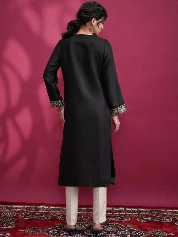  Vishudh Women Black Woven Design Straight Kurtas