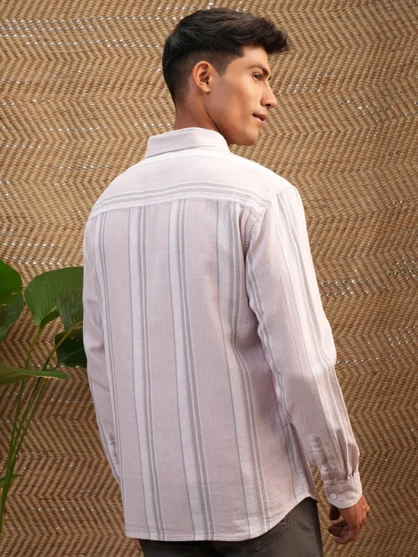 Locomotive Men Pink Striped Regular Fit Casual Shirts