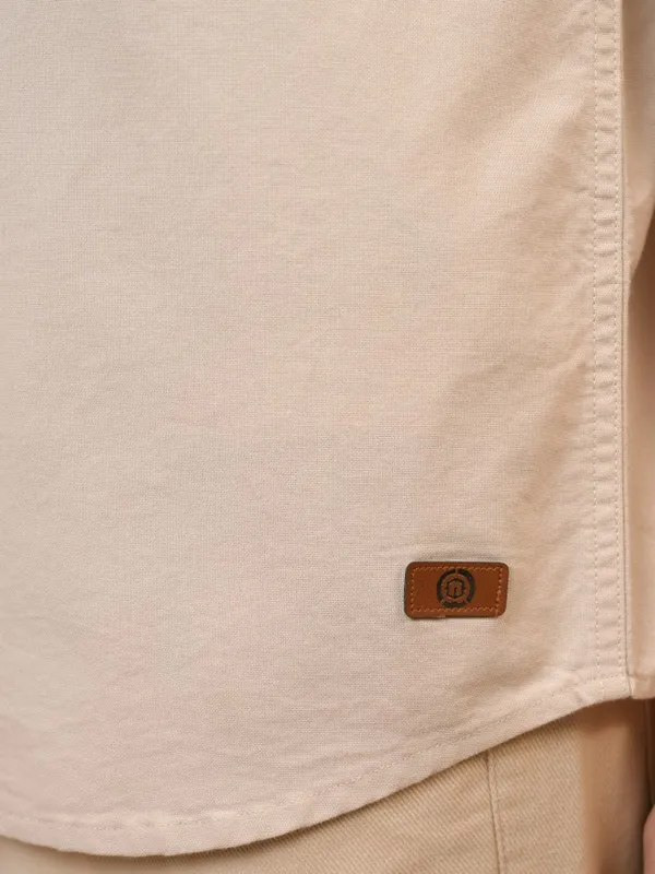  Locomotive Men Beige Solid Regular Fit Casual Shirts
