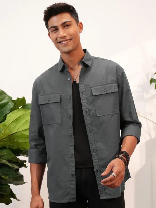  Locomotive Men Grey Solid Regular Fit Casual Shirts