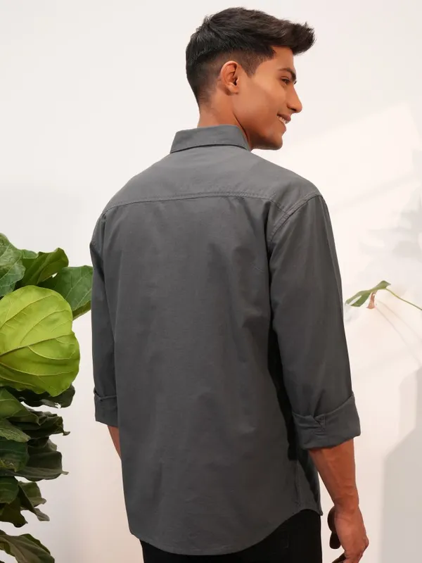  Locomotive Men Grey Solid Regular Fit Casual Shirts