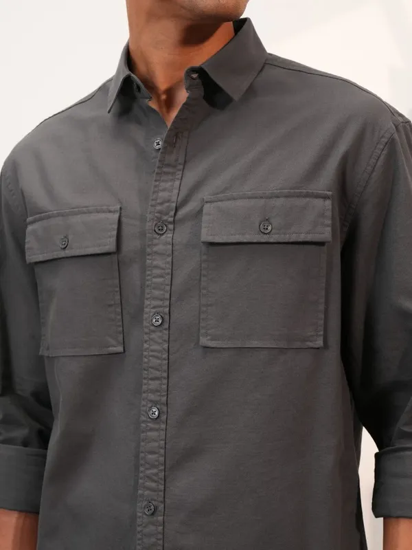  Locomotive Men Grey Solid Regular Fit Casual Shirts