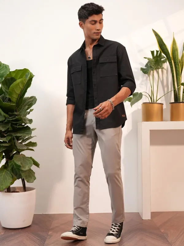  Locomotive Men Black Solid Regular Fit Casual Shirts