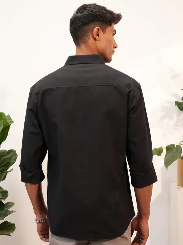  Locomotive Men Black Solid Regular Fit Casual Shirts