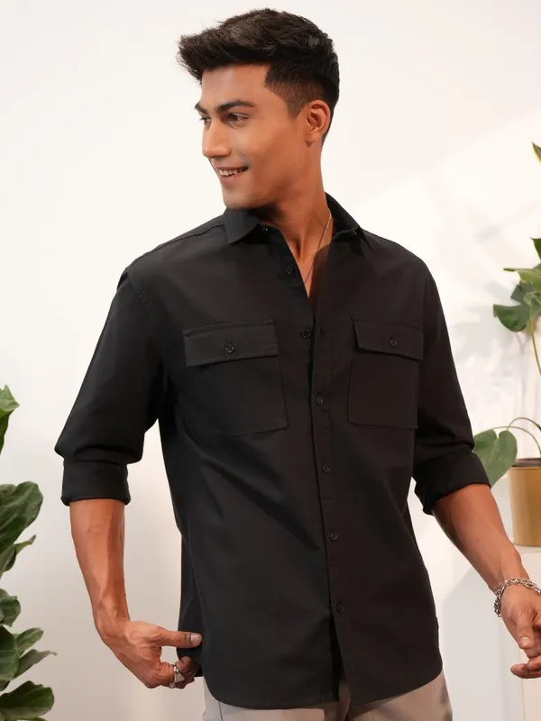  Locomotive Men Black Solid Regular Fit Casual Shirts