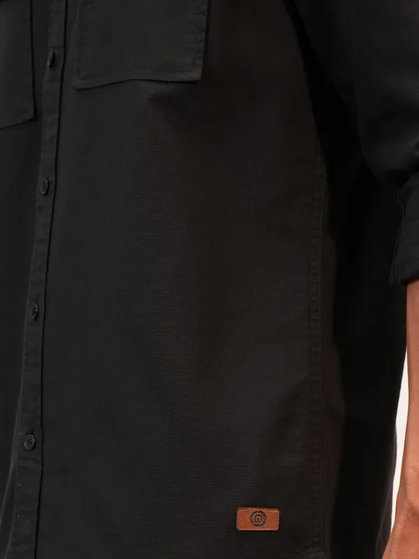  Locomotive Men Black Solid Regular Fit Casual Shirts