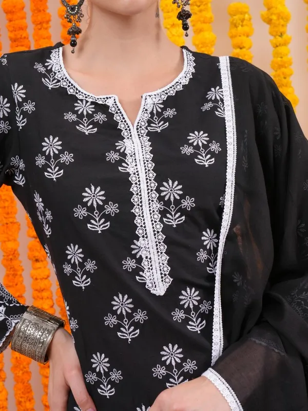 Women Kurta With Trouser