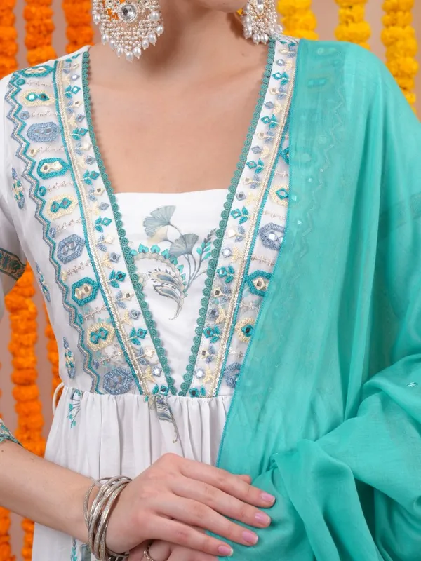 Women Kurta With Trouser