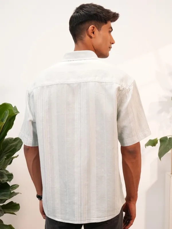  Locomotive Men Grey Striped Regular Fit Casual Shirts