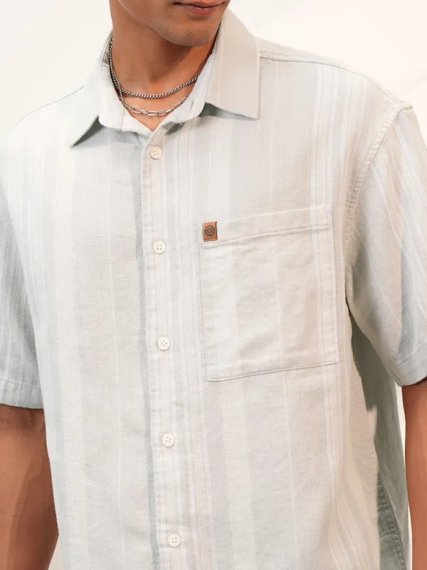  Locomotive Men Grey Striped Regular Fit Casual Shirts