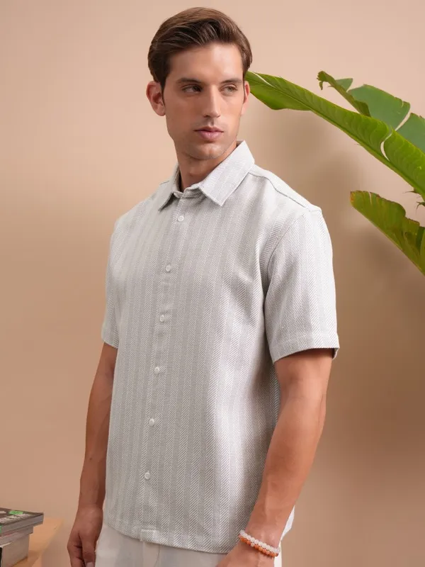  Locomotive Men Grey Striped Regular Fit Casual Shirts
