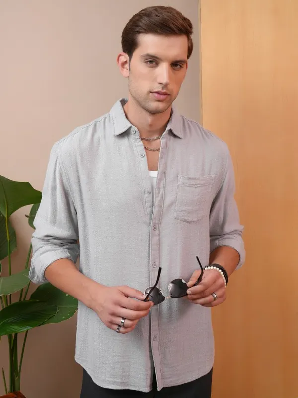Locomotive Men Grey Textured Regular Fit Casual Shirt