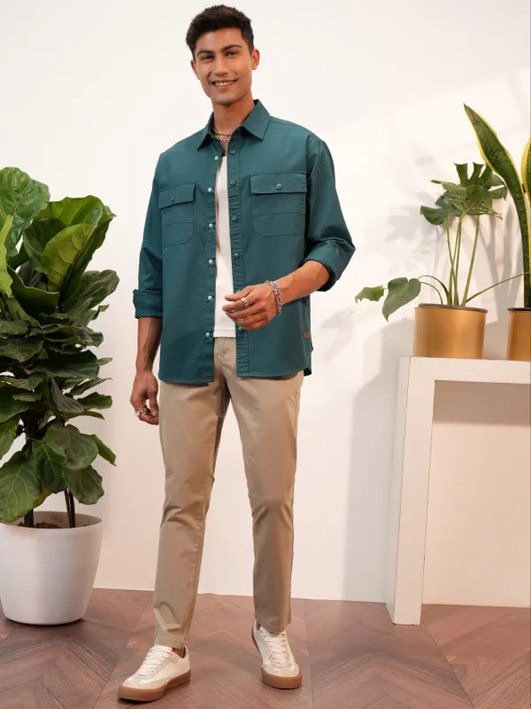  Locomotive Men Teal Solid Slim Fit Casual Shirts