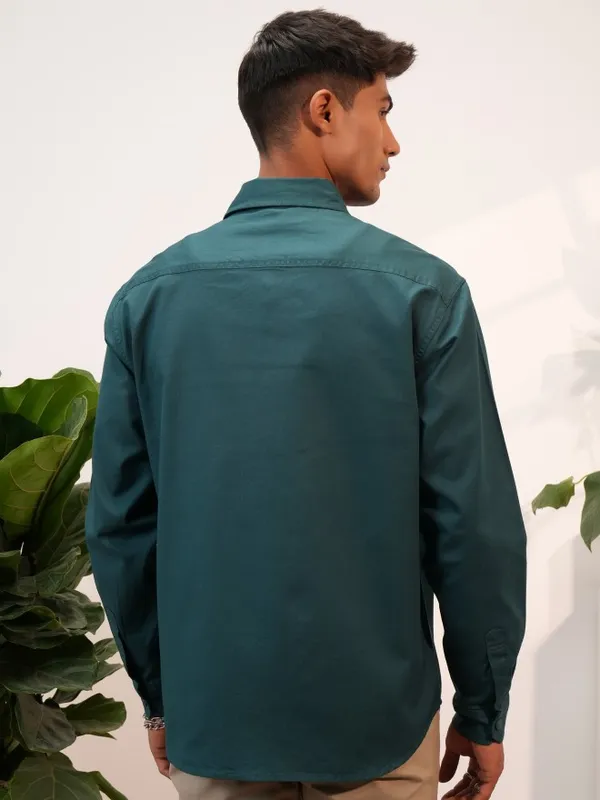  Locomotive Men Teal Solid Slim Fit Casual Shirts