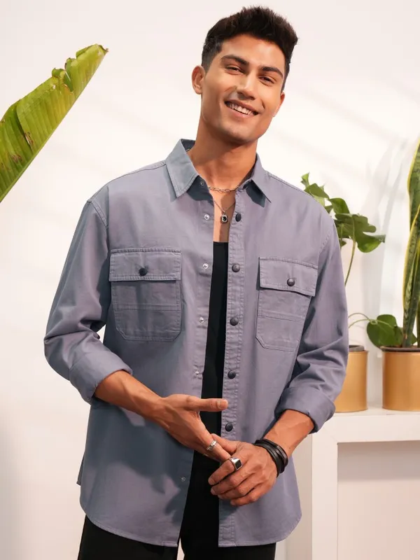  Locomotive Men Grey Solid Slim Fit Casual Shirts