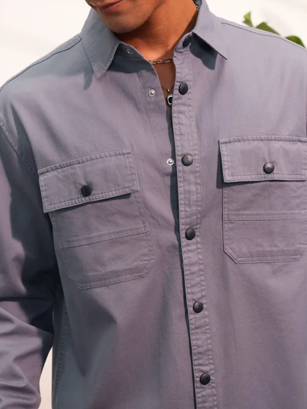  Locomotive Men Grey Solid Slim Fit Casual Shirts