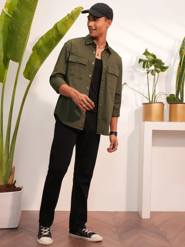  Locomotive Men Olive Solid Slim Fit Casual Shirts