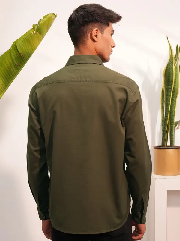  Locomotive Men Olive Solid Slim Fit Casual Shirts