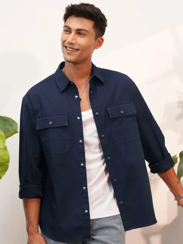  Locomotive Men Navy Blue Solid Slim Fit Casual Shirts
