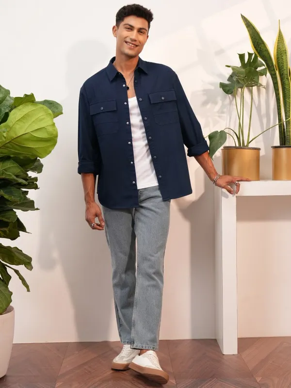  Locomotive Men Navy Blue Solid Slim Fit Casual Shirts