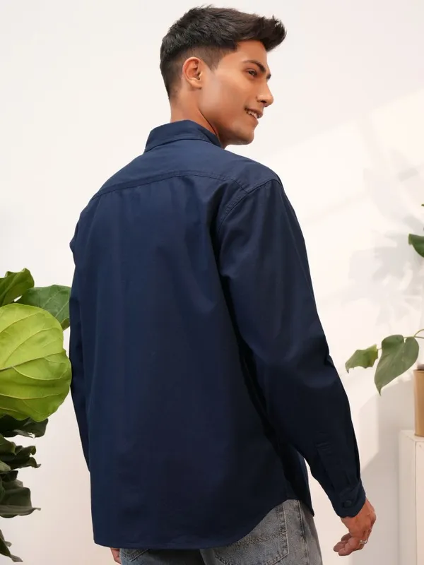  Locomotive Men Navy Blue Solid Slim Fit Casual Shirts
