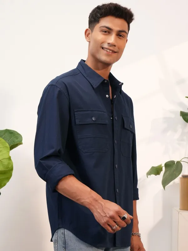  Locomotive Men Navy Blue Solid Slim Fit Casual Shirts