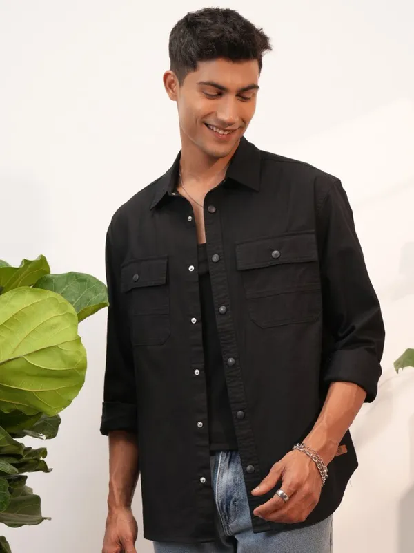  Locomotive Men Black Solid Slim Fit Casual Shirts