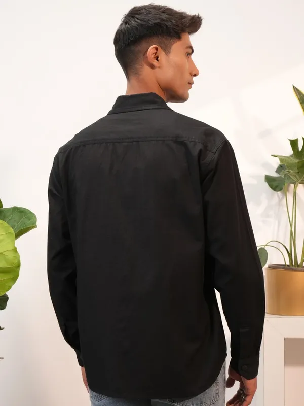  Locomotive Men Black Solid Slim Fit Casual Shirts