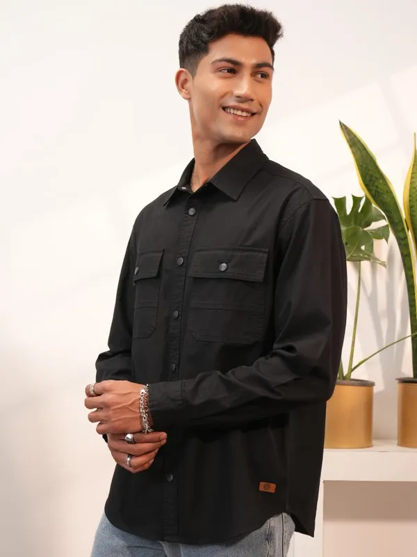  Locomotive Men Black Solid Slim Fit Casual Shirts