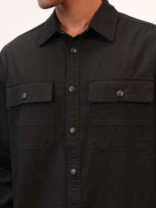  Locomotive Men Black Solid Slim Fit Casual Shirts