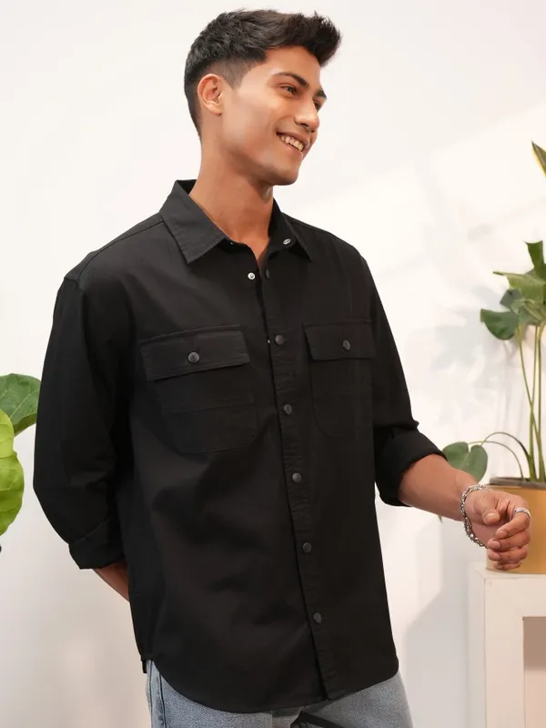  Locomotive Men Black Solid Slim Fit Casual Shirts