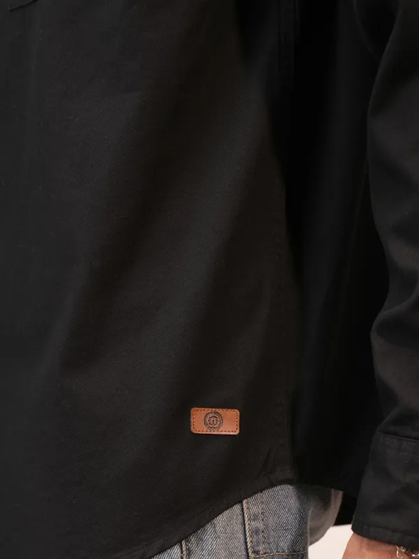  Locomotive Men Black Solid Slim Fit Casual Shirts