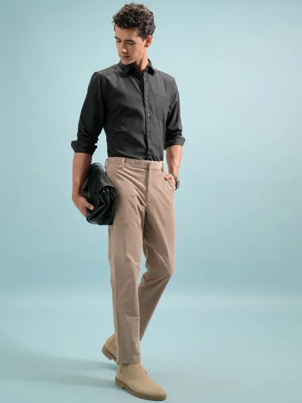  Highlander Men Black Solid Slim Fit Casual Shirts