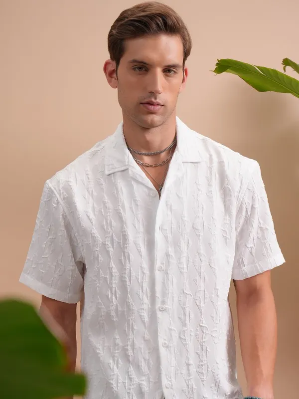  Locomotive Men White Solid Oversized Fit Casual Shirts