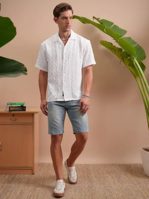  Locomotive Men White Solid Oversized Fit Casual Shirts