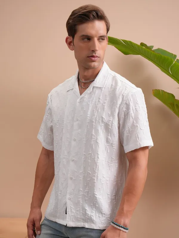  Locomotive Men White Solid Oversized Fit Casual Shirts