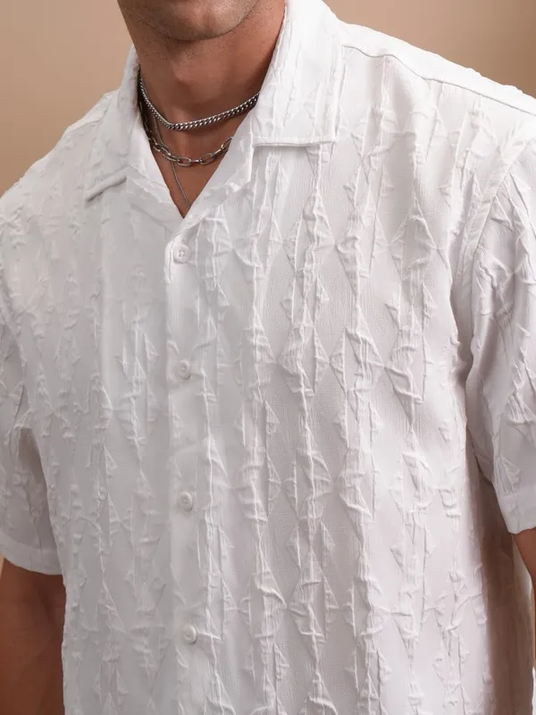  Locomotive Men White Solid Oversized Fit Casual Shirts