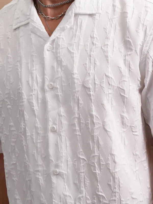 Locomotive Men White Solid Oversized Fit Casual Shirts