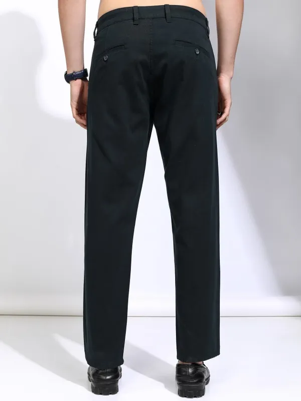 Highlander Men Navy Blue Slim Fit Solid Chinos