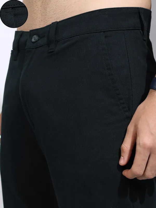 Highlander Men Navy Blue Slim Fit Solid Chinos