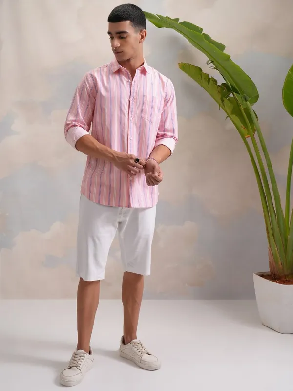  Highlander Men Pink Striped Slim Fit Casual Shirts