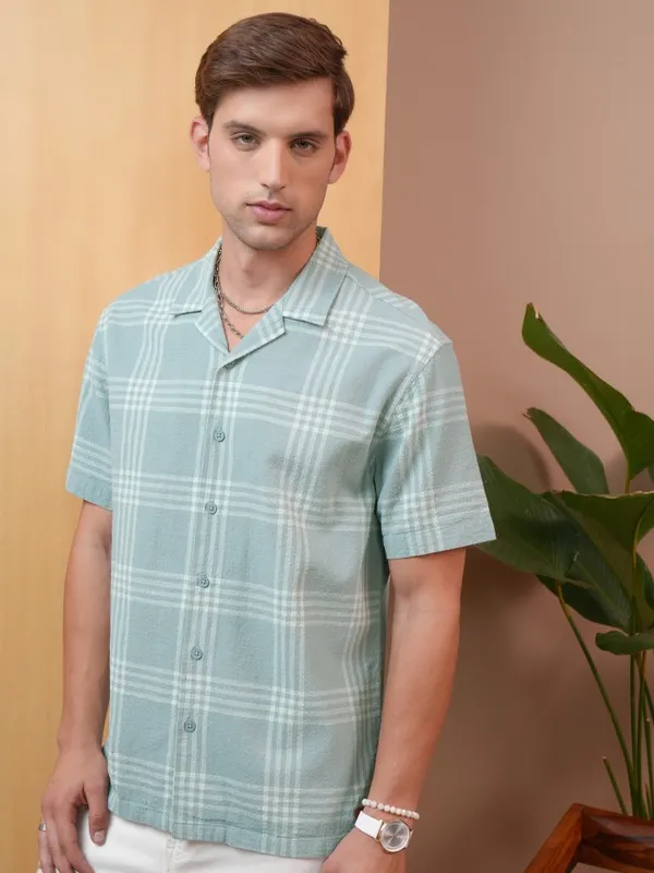  Locomotive Men Green Checked Regular Fit Casual Shirts