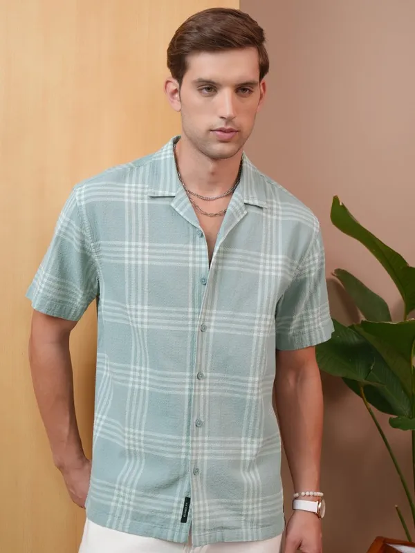  Locomotive Men Green Checked Regular Fit Casual Shirts