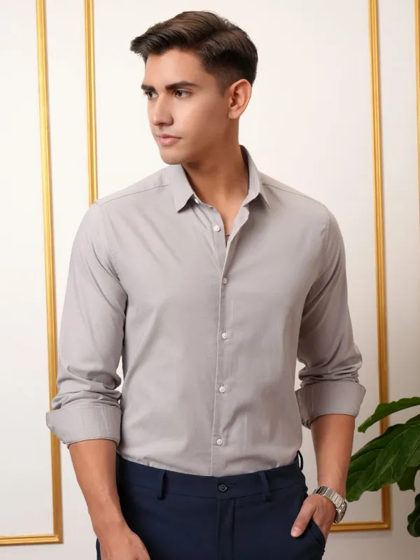  Locomotive Men Grey Solid Slim Fit Casual Shirts